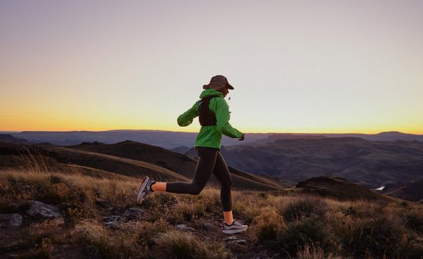 Women's Seek Trail Running Shoe | Abbey Stone/Gold