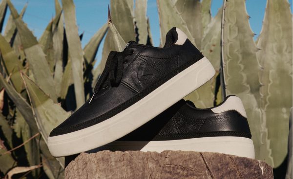 Women's KM4 Leather Sneaker | Birch/Huckleberry