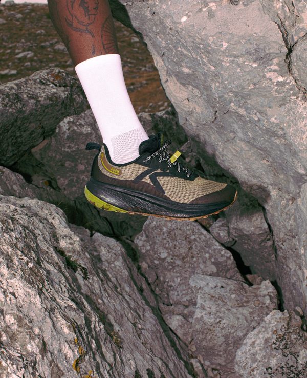 Men's Roam Trail Running Shoe | Camo/Safety Orange